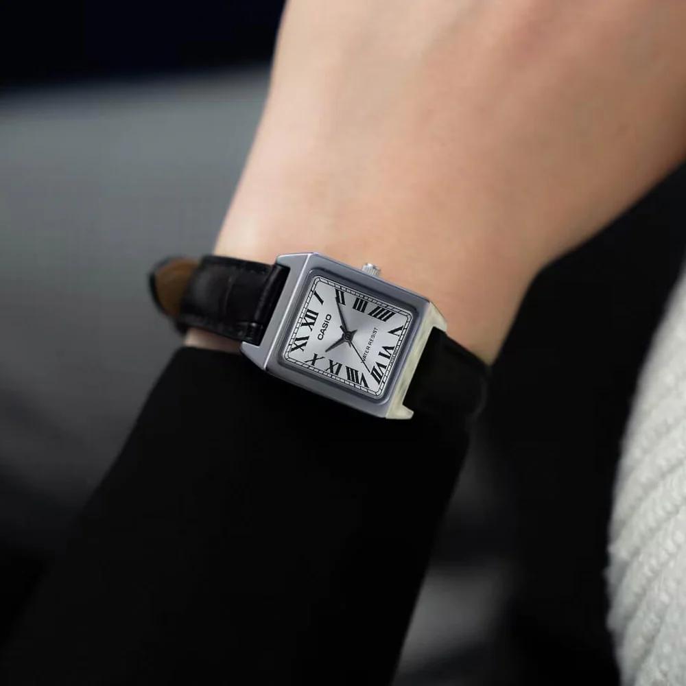Casio LTP-V007L · Cuero negro / Cara blanca